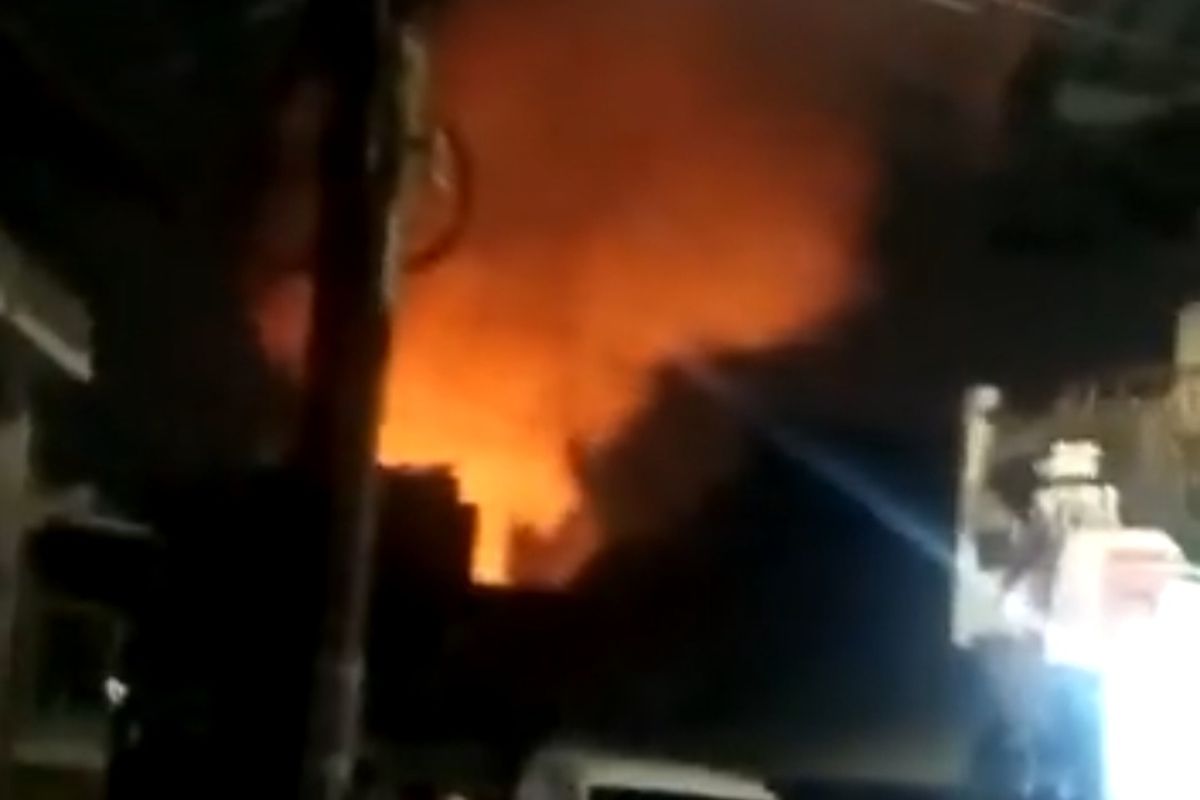 Sejumlah rumah tinggal di Jalan Minangkabau Dalam RT 006 RW 014 Kelurahan Menteng Atas, Kecamatan Setiabudi, Jakarta Selatan, terbakar pada Minggu (4/9/2022) malam.