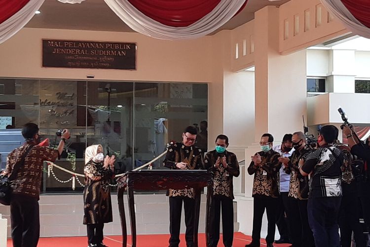 Menteri Pendayagunaan Aparatur Negara dan Reformasi Birokrasi (Menpan RB), Tjahjo Kumolo dalam peresmian Mal Pelayanan Publik (MPP) di Solo, Jawa Tengah, Jumat (28/8/2020).