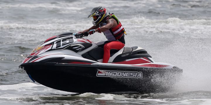 Atlet Jet Ski Indonesia, Aero Sutan Aswar bertanding di kelas Runabout Limited Asian Games 2018 di Jet Ski Indonesia Academi, Ancol, Jakarta, Jumat (24/8/2018).