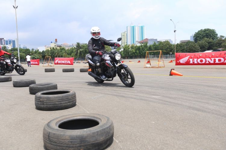 Test Ride Honda CB150 Verza