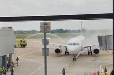 Barcelona masih berupaya keras mempermanenkan Marcus Rashford usai dipinjam dari Man United dari musim panas lalu.Rashford sebelumnya menjalani masa peminjaman dengan Aston Villa pada paruh musim kedua lalu sebelum merapat ke Barcelona.Kehilangan Raphinha, Lamine Yamal, dan Robert Lewandowski karena cedera membuat Rashford memegang kendali penuh di lini depan Blaugrana.Baca juga: Masa Depan di Barcelona Masih Abu-abu, Lewandowski: Saya Tidak Terburu-buruTak heran jika pemain berusia 28 tahun itu masih diupayakan untuk menjadi bagian dari Barcelona lebih lama lagi.Namun, laporan dari El Nacional menyebut jika Barcelona harus menebus kontrak Rashford yang ditaksir mencapai 30 juta pound atau setara Rp660 miliar meski hal tersebut juga belum mendapat jaminan berhasil.Melihat performa di musim ini dan kondisi finansial Barcelona, tampaknya The Red Devil tak berniat menjual ke Barcelona.Sebaliknya, mereka ingin melepas ke kedua rivalnya itu karena dianggap bisa mendapat harga yang jauh lebih tinggi.