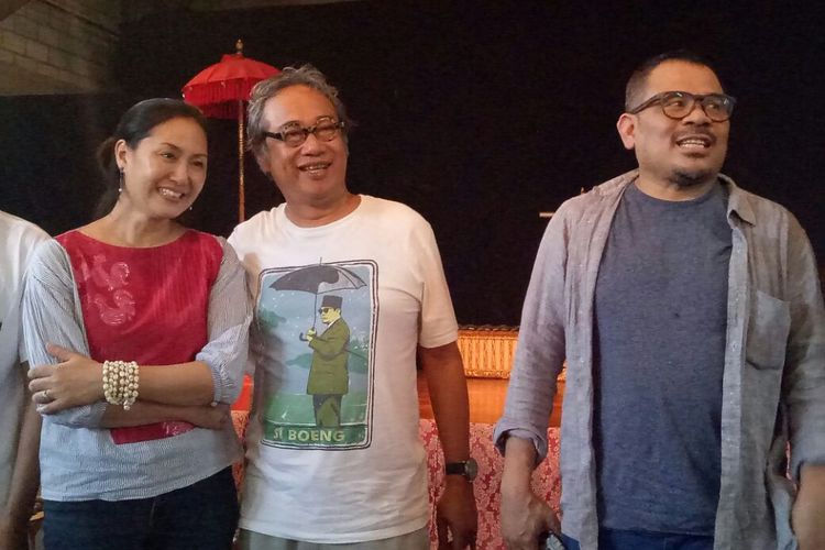 (Kiri ke kanan) Jeannie Park, Butet Kertaredjasa, dan Garin Nugroho saat jumpa pers Workshop Manajemen Produksi Seni Pertunjukan di GEOKS Art Space, Bali, Minggu (11/2/2018).