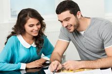 Cara Cari Tahu Kondisi Keuangan Pasangan tanpa Menyinggung Perasaan 