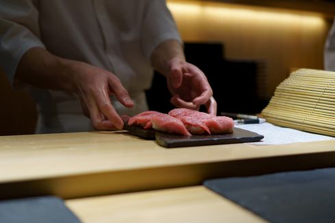 4 Etika Saat Makan Omakase ala Jepang, Jangan Pilih-pilih Makanan