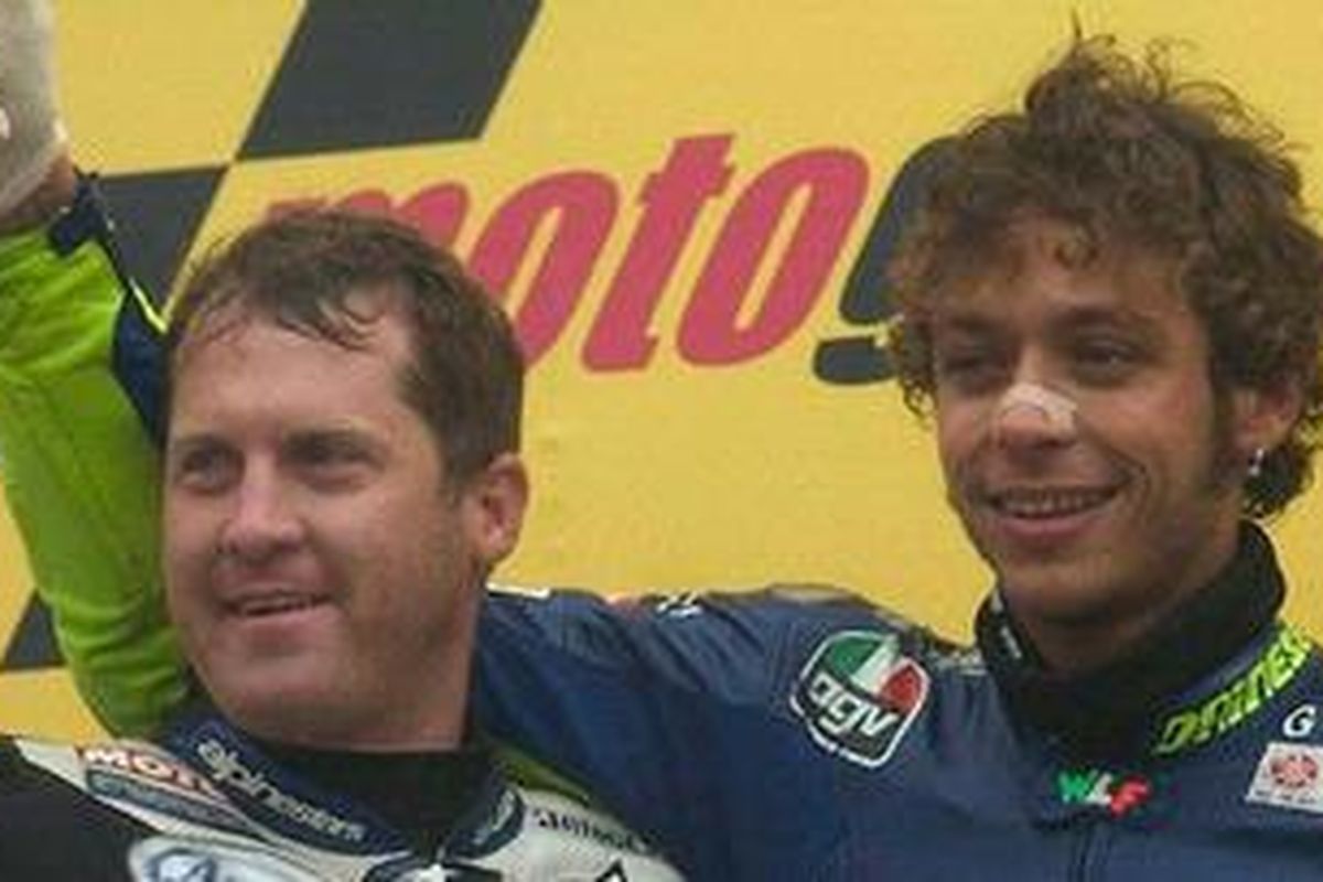 Kenny Roberts Jr (kiri), dan Valentino Rossi.