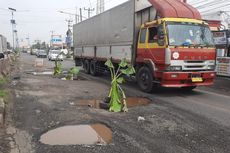 Jalur Mudik Pantura Karawang Rusak Parah, 