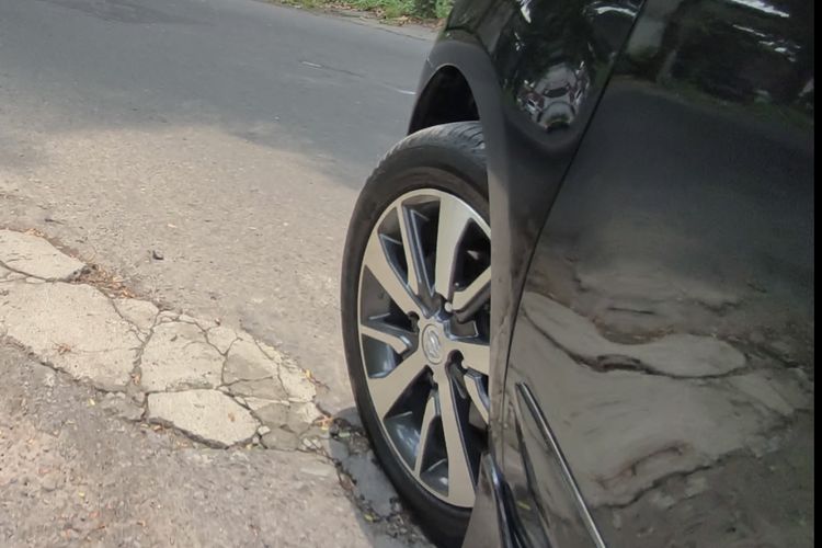 Kebiasaan Sepele Saat Parkir yang Bikin Komponen Mobil Cepat Rusak