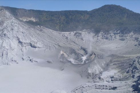 Waspadai Bahaya Gas Beracun di Kawah Gunung Tangkuban Parahu