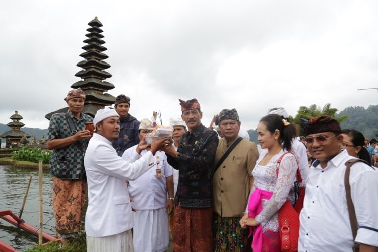 Kabupaten Tabanan juga menggelar Gowes pada Minggu (30/7/2017) dalam mendorong masyarakat untuk terus berolahraga bersama Kemenpora melalui program andalannya #Ayoolahraga.
