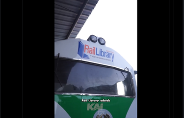 Rail library, perpustakaan kereta pertama di Indonesia.