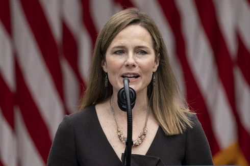 Amy Coney Barret Ucap Sumpah Jabatan Hakim Agung AS, Begini Sosoknya