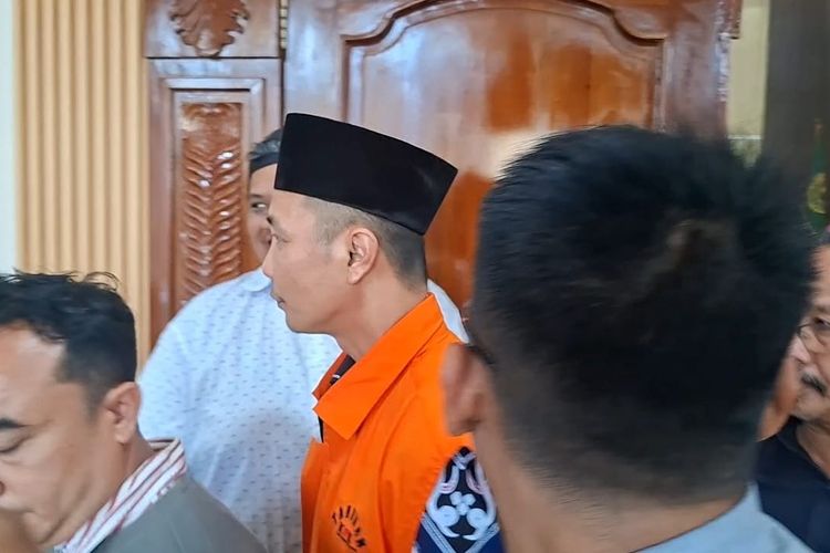 Eks Bupati Rejang Lebong Didakwa Sunat Dana BOS dari 8 SD, Diduga untuk Operasional Tim Sukses