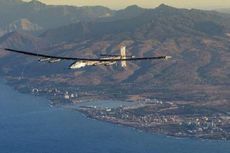 Solar Impulse Mendarat di Moffett, California, Setelah 14 Bulan Keliling Dunia