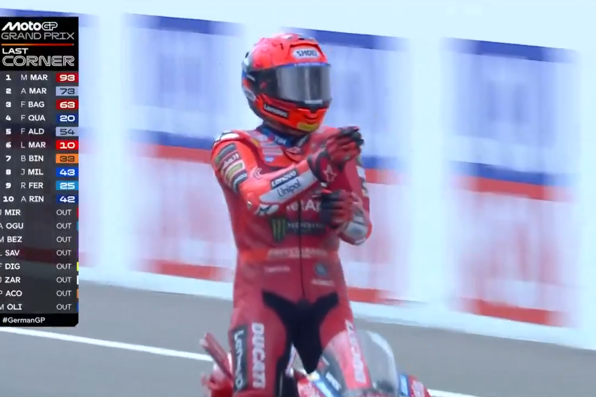 Marc Marquez menjadi pemenang MotoGP Jerman 2025 pada Minggu (13/7/2025) secara dominan dari awal hingga akhir dan melintasi garis finish dengan selebrasi aura farming ala Rayyan Arkan Dikha sang bocah Pacu Jalur.