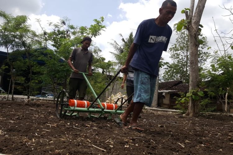 Petani Gunungkidul Memanfaatkan Atabela, Karya Jayadi Warga Desa Ngunut, Kecamatan Playen, Gunungkidul