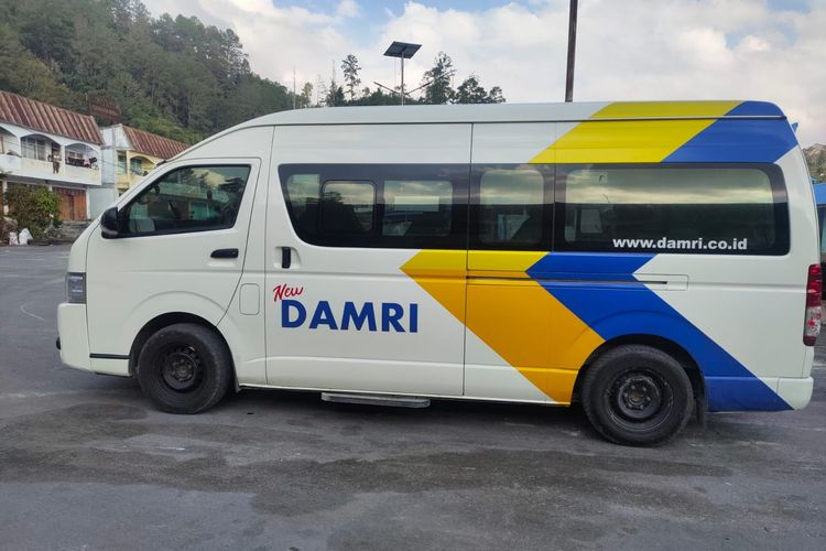 Angkutan DAMRI di KSPN Danau Toba