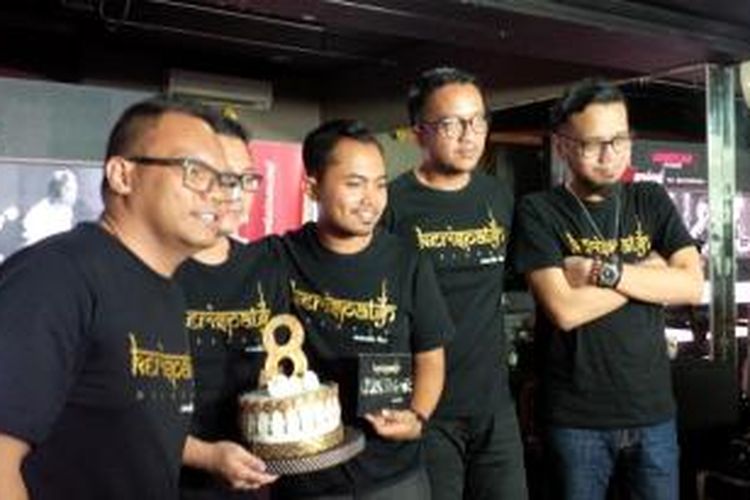 Grup band Kerispatih diabadikan dalam acara peluncuran album 'Delapan', di studio Nagaswara, Menteng, Jakarta Pusat, Rabu (12/8/2015).