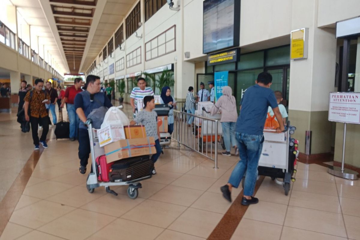 Ilustrasi: Suasana pintu keberangkatan di Bandara Internasional Juanda, Surabaya, Senin (14/5/2018) siang pukul 14.33 WIB.