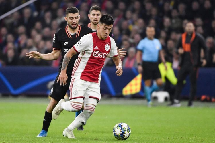 Aksi pemain Ajax Amsterdam, Lisandro Martinez, pada laga Grup H Liga Champions kontra Chelsea pada 23 Oktober 2019.