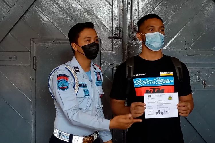 Napiter asal Aceh bebas, setelah menjalani masa tahanan 4 tahun penjara di lapas kelas II B Tulungagung Jawa Timur, Selasa (31/05/2022).