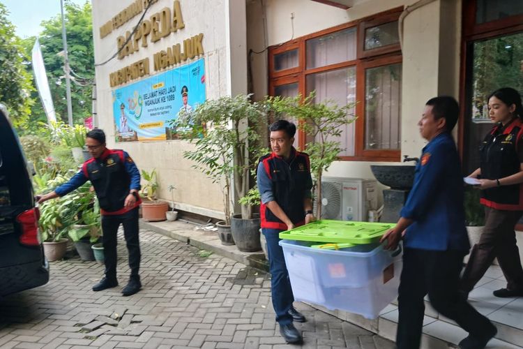 Kejari Geledah Kantor Bappeda Nganjuk, Sita 47 Dokumen Kasus Dugaan Korupsi Bendungan Margopatut
