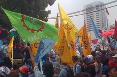 Lagi, Tuntut Upah Layak, Buruh Demo Depan Balaikota DKI 