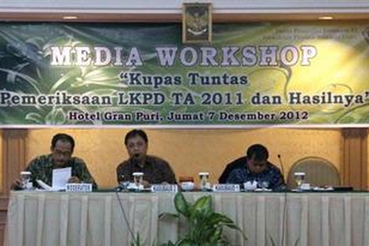 Badan Pemeriksa Keuangan RI perwakilan Sulawesi Utara memaparkan hasil temuan terhadap Laporan Keuangan Pemerintah Daerah Wilayah Sulawesi Utara Tahun Anggaran 2011.