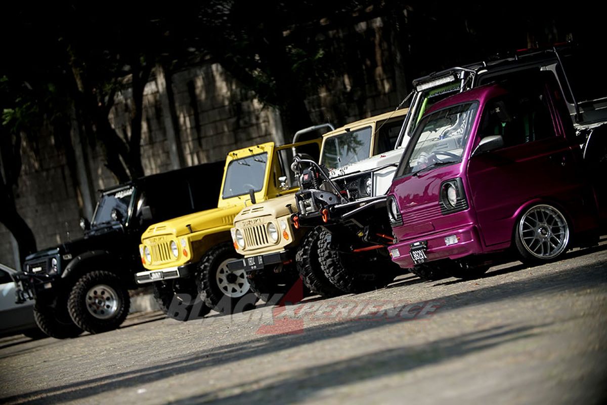 Mobil-mobil yang sudah dimodifikasi dalam gelaran BlackAuto Battle Warm Up Malang, Sabtu (3/8/2019).