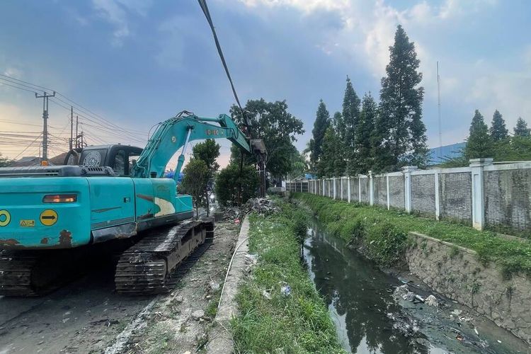 Bupati Bandung Kebut Proyek Antibanjir Baleendah-Dayeuhkolot, Drainase hingga Pelebaran Sungai Disiapkan