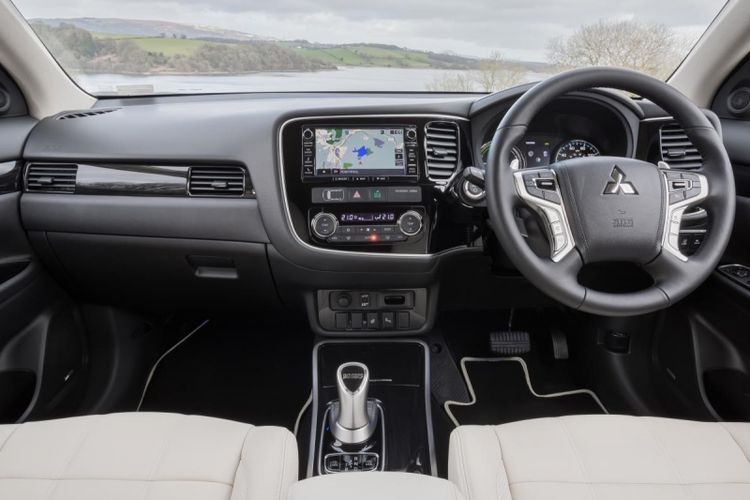 Mitsubishi Outlander PHEV interior