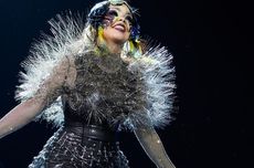 Lirik dan Lagu Blissing Me - Bjork