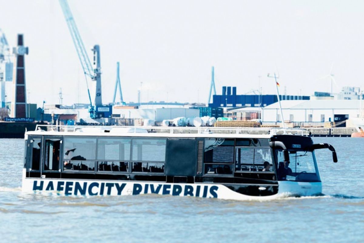 Hafencity Riverbus di Hamburg, Jerman.