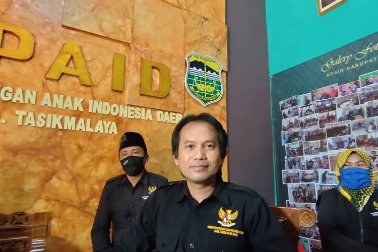 Ketua Komisi Perlindungan Anak Indonesia Daerah (KPAID) Kabupaten Tasikmalaya, Ato Rinanto