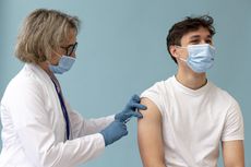 Efek Samping Vaksin Covid-19 dan Cara Mengatasinya