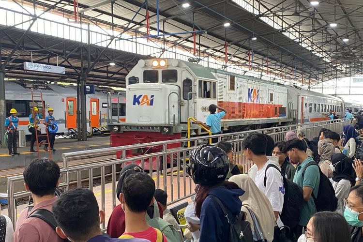 Ilustrasi kereta api. KAI Divre I Sumut menghadirkan 2.700 tiket kereta diskon 30 persen lewat Ramadhan Festive 2026 untuk mudik Lebaran rute Medan?Rantauprapat.