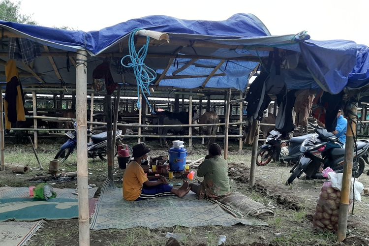 Displaced persons fleeing Mount Merapis impending eruption at Glagaharjo Camp, Sleman, Yogyakarta
