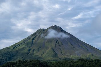 Urutan 5 Gunung Tertinggi di Indonesia