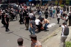 Polisi Bubarkan Paksa Massa yang Demo Tolak Harga BBM di DPRK Aceh Barat