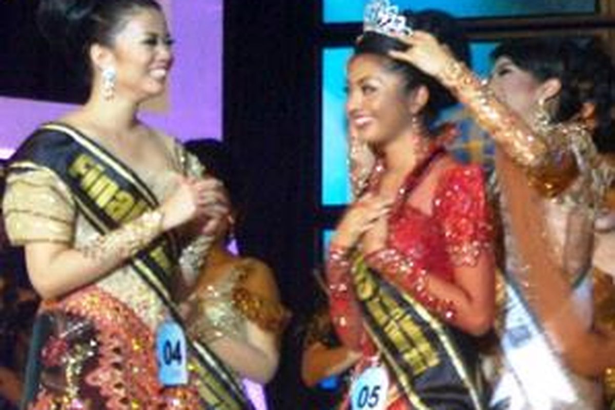 Seorang Puteri Indonesia tidak bisa hanya mengandalkan kecantikan fisik, tetapi juga kepintaran, wawasan yang luas, dan kecintaan pada tanah air.