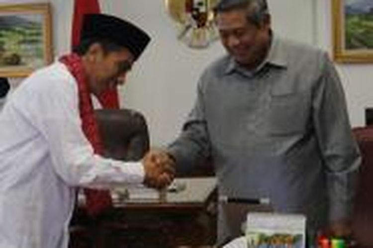 Presiden Susilo bambang Yudhoyono melakukan pertemuan dengan Gubernur DKI Jakarta Joko Widodo di Kantor Presiden, Jakarta, Jumat (27/12/2013).