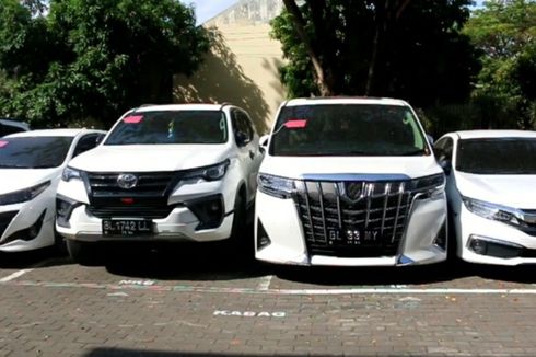 Kasus Investasi Bodong, Polisi Amankan 5 Mobil Mewah Bos Butik dan Pegawainya