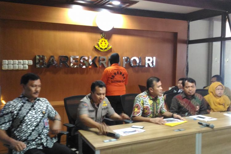 Badan Reserse Kriminal (Bareskrim) Polri dan Komisi Perlindungan Anak Indonedia (KPAI) menyampaikan kasus terlibatnya anak-anak dalam kejahatan siber di Bareskrim Polri, Jakarta, Jumat (9/11/2018).