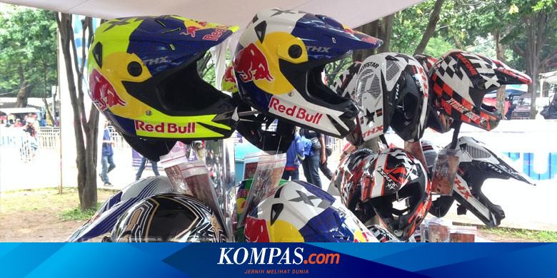 Helm Gaya Retro Dan Trail Asal Tangerang