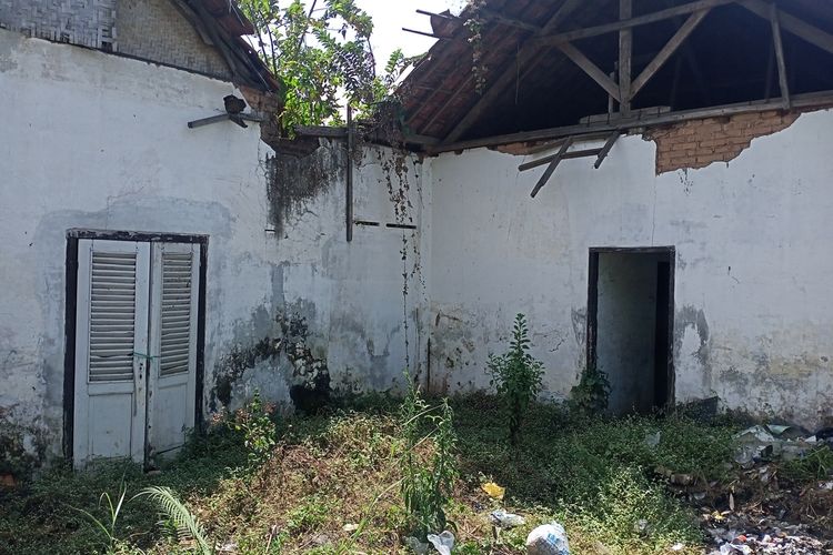 Bangunan Puskesmas Pembantu di Desa Bojong Kecamatan Majalaya, Kabupaten Bandung, Jawa Barat sudah 12 tahun tidak beroperasi, kini kondisinya mengkhawatirkan.