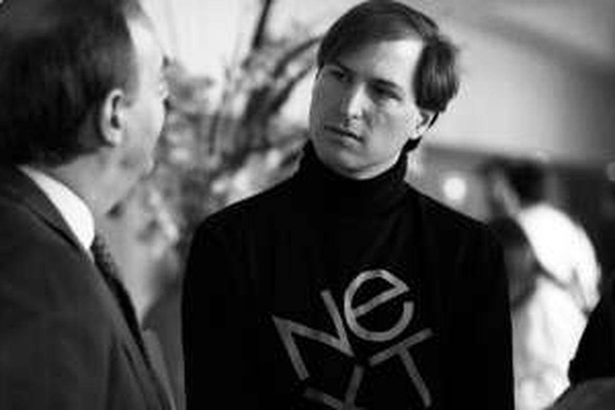 Baju hangat yang pernah dikenakan Steve Jobs segera dilelang