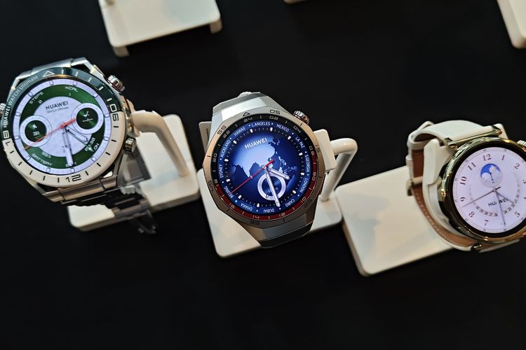 kiri ke kanan: Huawei Watch Ultimate, Watch GT 5 Pro, Watch GT 5