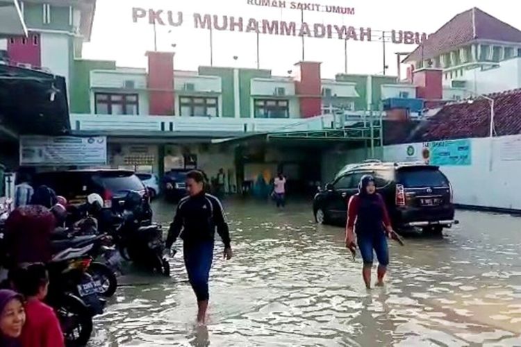 Suasana RS PKU Muhammadiyah Gubug, Grobogan, Jateng yang terendam banjir, Kamis (9/1/2019)