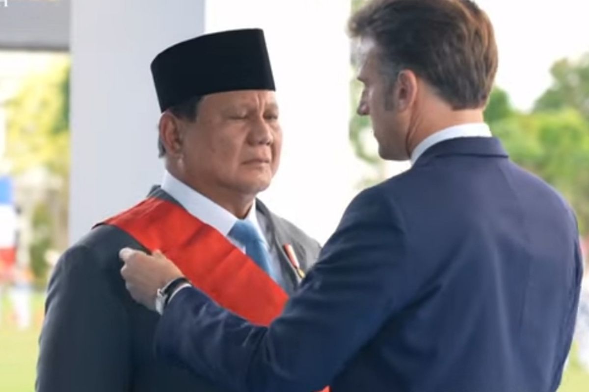 Prabowo Dianugerahi Tanda Kehormatan oleh Prancis, Macron Hadir Langsung di Akmil Magelang