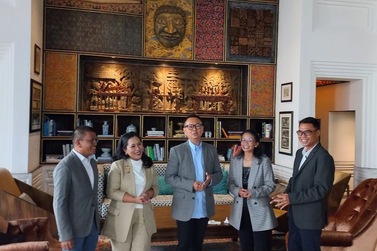 Jajaran Direksi Indonesia Re dalam media gathering, Kamis (9/6/2022).
