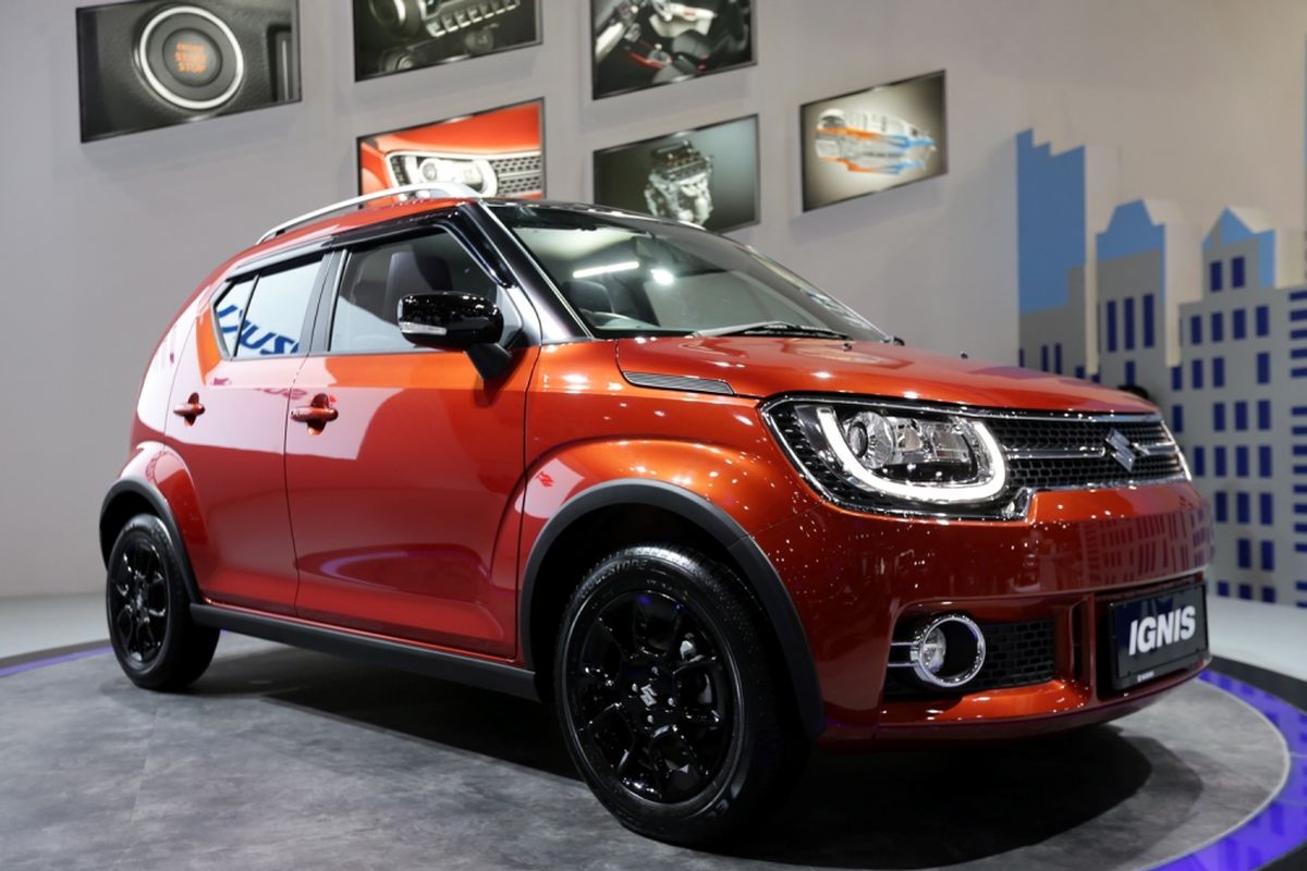 Suzuki Ignis dipamerkan saat ajang Indonesia International Motor Show (IIMS) 2017 di JI Expo, Kemayoran, Jakarta, Jumat (28/4/2017). Ajang pameran otomotif terbesar di Indonesia ini akan berlangsung hingga 7 Mei mendatang.